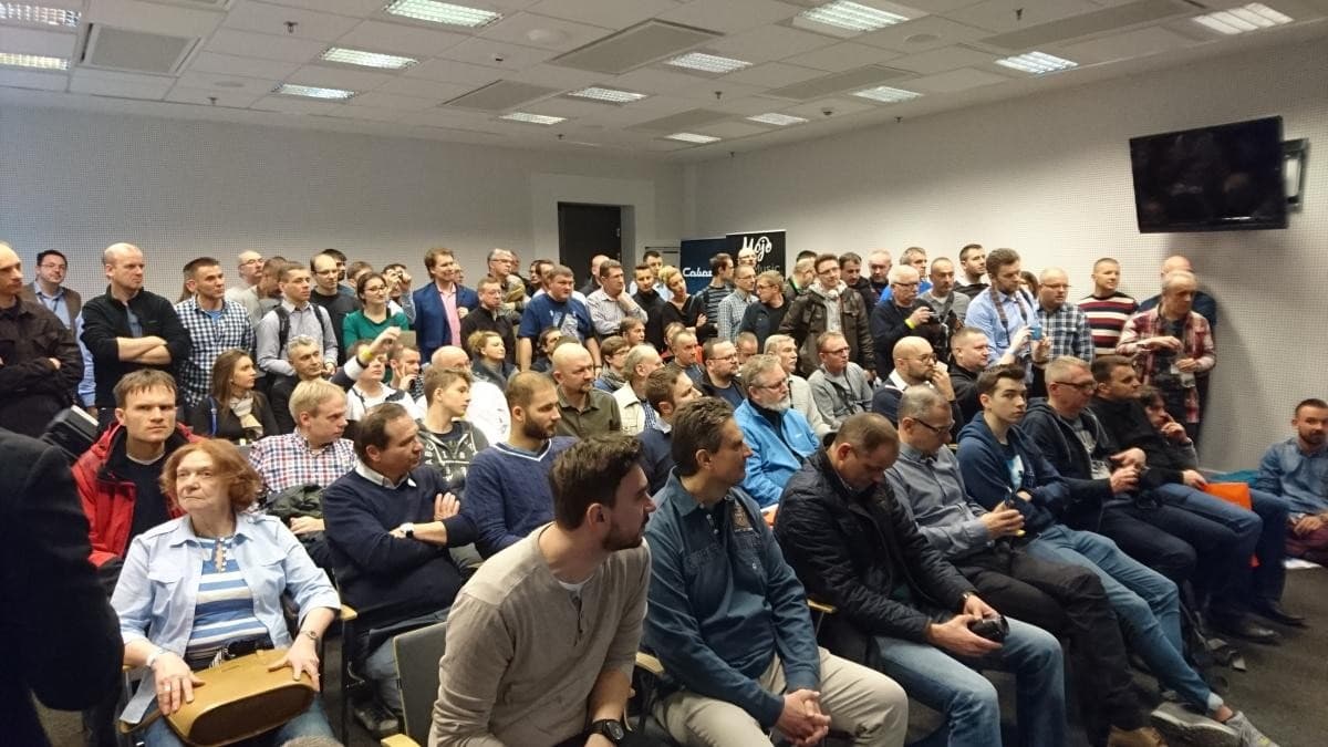 Komunita a poslechové akce
